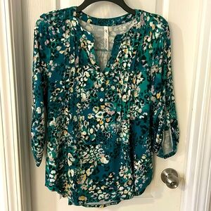 Multi colored blouse; green, cream, black